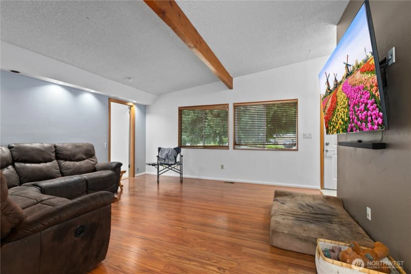 Property photo for 14009 91st Place Ne, Kirkland photo 5