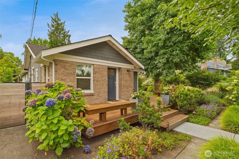 Property photo for 3203 Ne 94th Street, Seattle photo 37