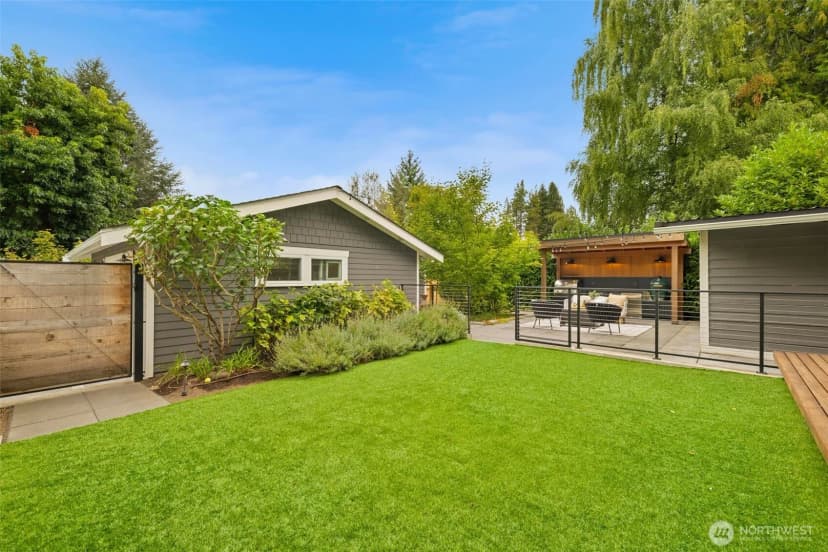 Property photo for 3203 Ne 94th Street, Seattle photo 32