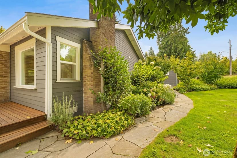 Property photo for 3203 Ne 94th Street, Seattle photo 33