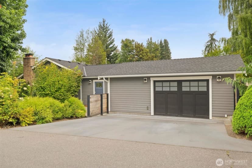 Property photo for 3203 Ne 94th Street, Seattle photo 35