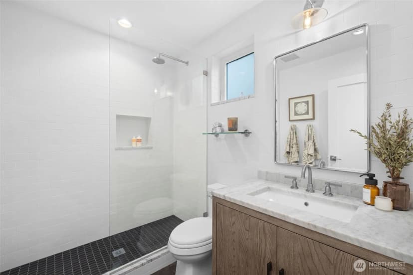 Property photo for 3203 Ne 94th Street, Seattle photo 23