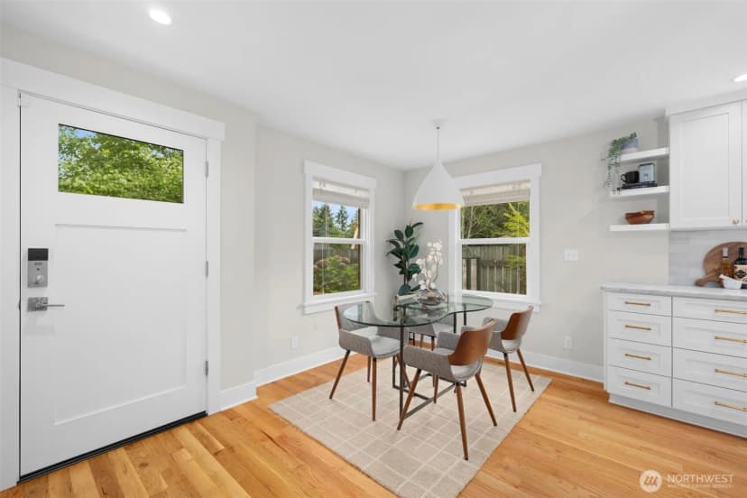 Property photo for 3203 Ne 94th Street, Seattle photo 8