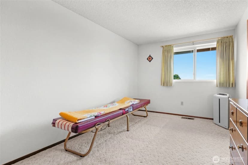 Property photo for 1111 S 274th Place, Des Moines photo 18
