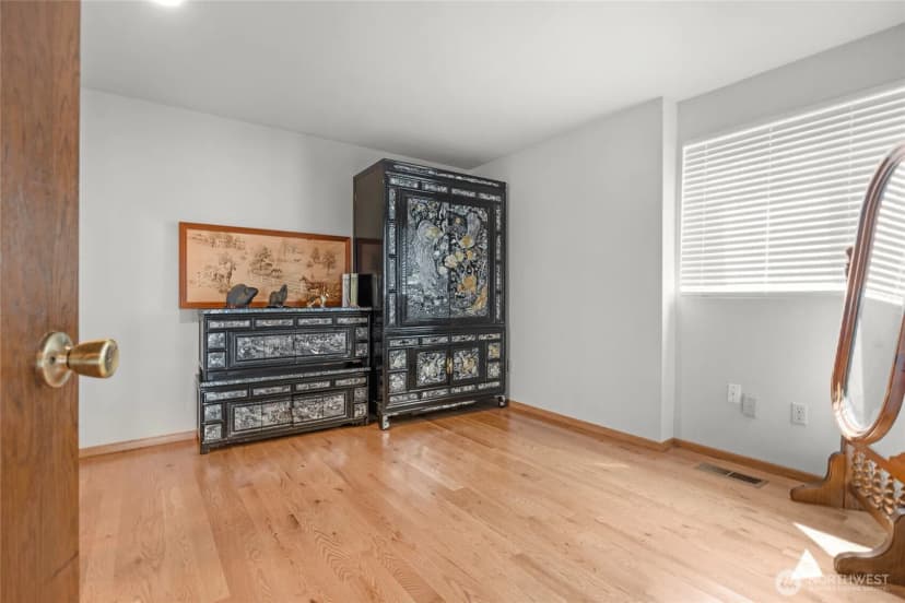 Property photo for 1111 S 274th Place, Des Moines photo 24