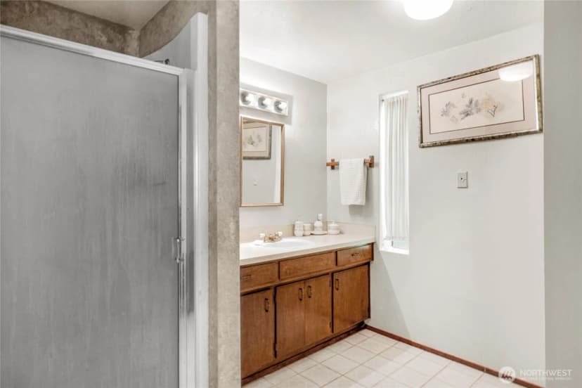Property photo for 1111 S 274th Place, Des Moines photo 31
