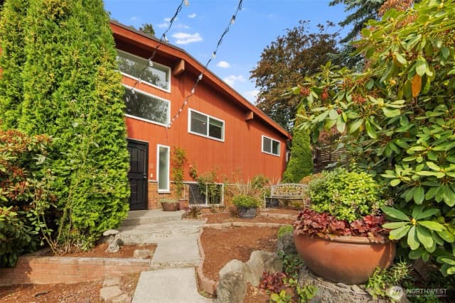 Property photo for 1400 Sw Thistle Street, Seattle