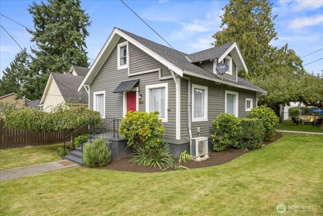 Property photo for 2121 74th Street Se, Everett