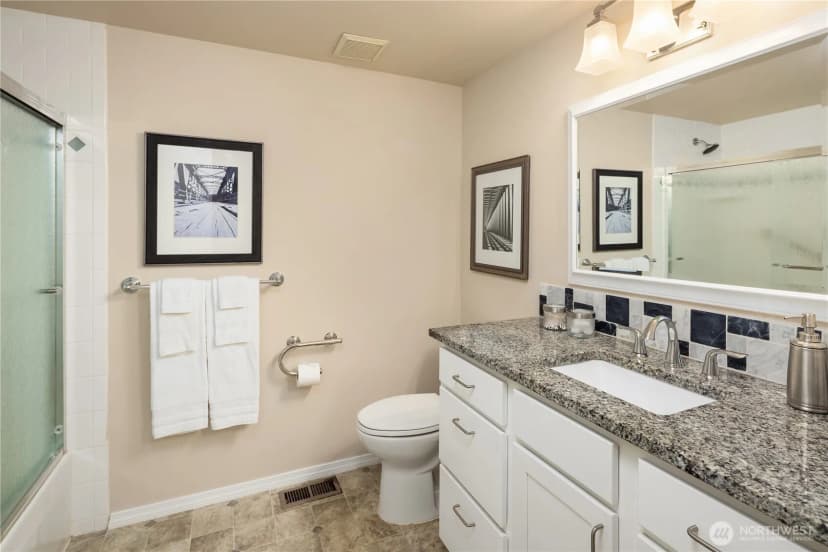 Property photo for 2215 W Lake Sammamish Parkway Ne, Redmond photo 32