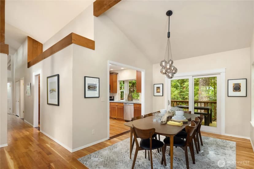 Property photo for 2215 W Lake Sammamish Parkway Ne, Redmond photo 9