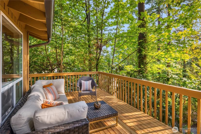 Property photo for 2215 W Lake Sammamish Parkway Ne, Redmond photo 19