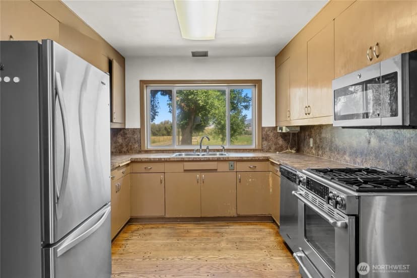 Property photo for 4530 Weaver Road, Ellensburg photo 8