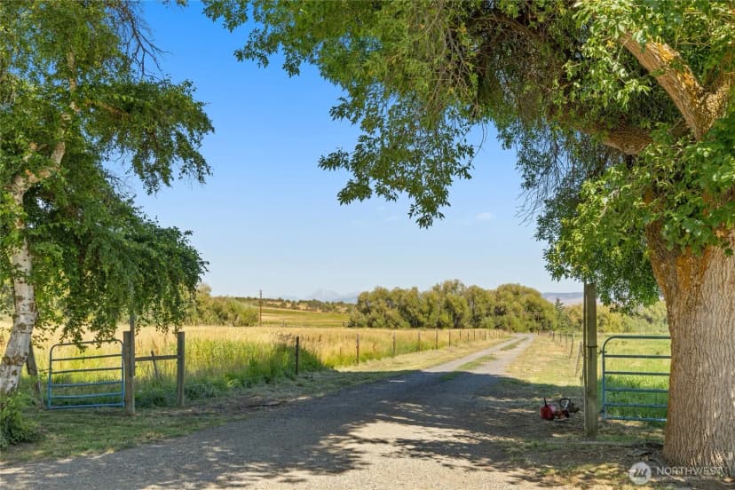 Property photo for 4530 Weaver Road, Ellensburg photo 32