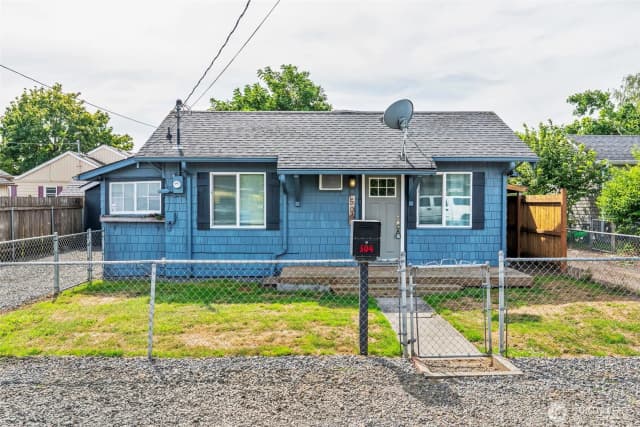 Property photo for 504 S Maple Street, Kelso photo 2