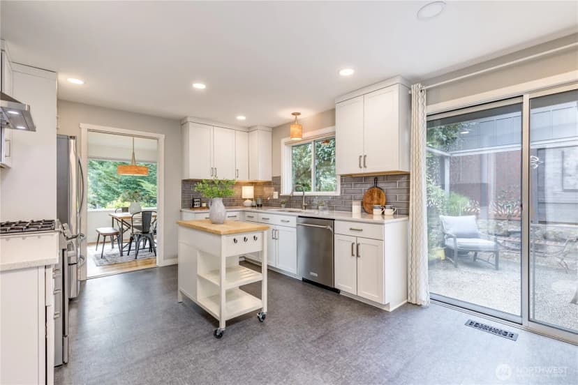 Property photo for 16512 Se 28th Street, Bellevue photo 9