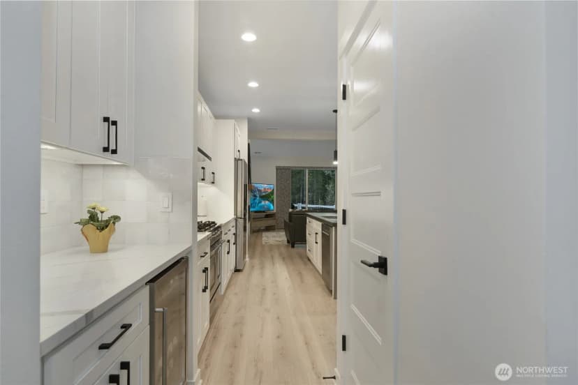 Property photo for 901 W Clear Lake Drive, Shelton photo 14