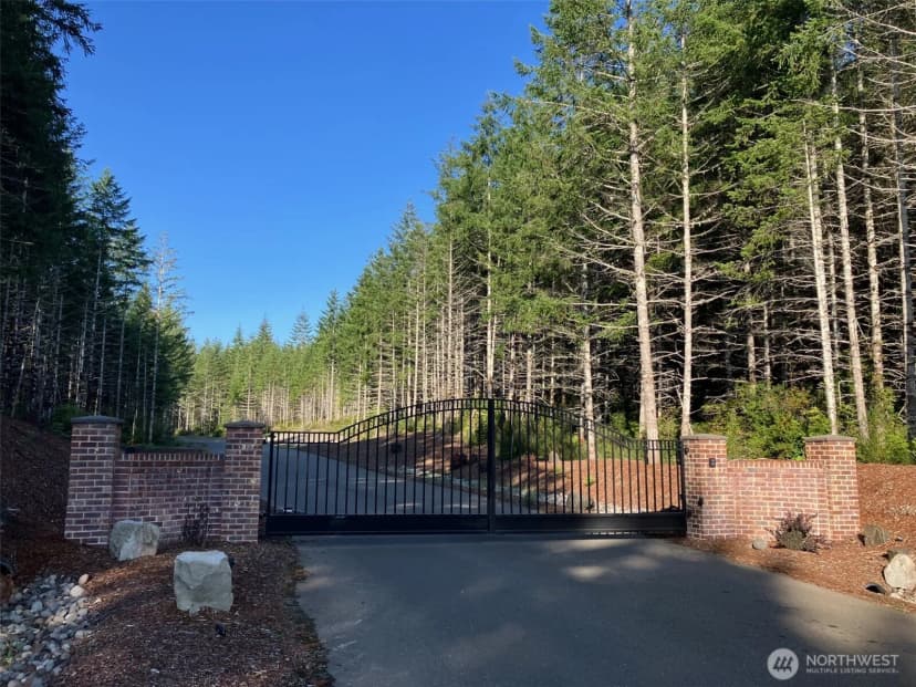 Property photo for 901 W Clear Lake Drive, Shelton photo 40