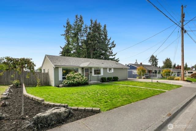 Property photo for 2304 6th Avenue, Everett photo 2