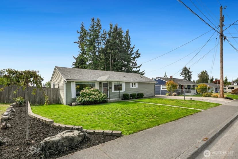 Property photo for 2304 6th Avenue, Everett photo 2