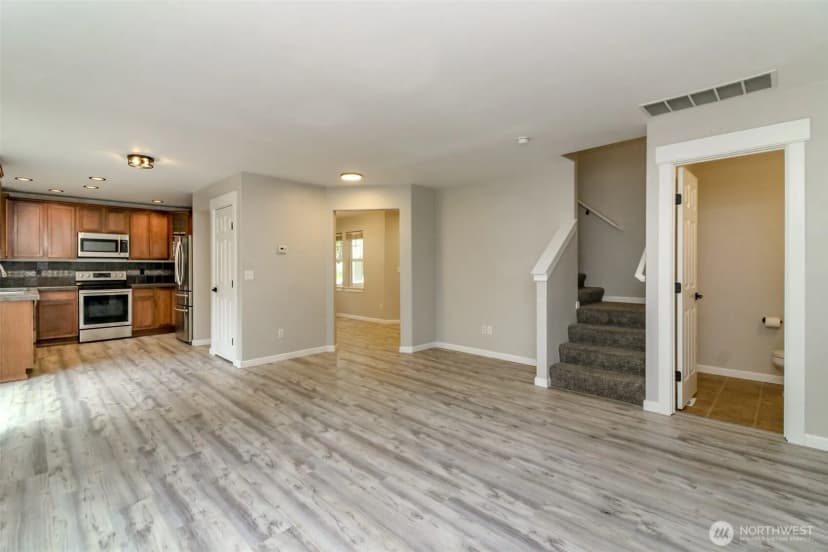 Property photo for 1324 Riddell Avenue Ne, Orting photo 8