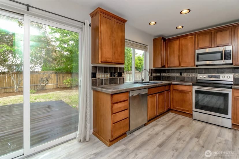 Property photo for 1324 Riddell Avenue Ne, Orting photo 6