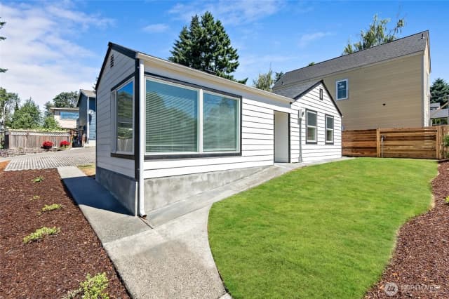 Property photo for 9237 36th Avenue S #a, Seattle photo 3