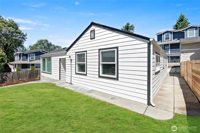 Property photo for 9237 36th Avenue S #a, Seattle photo 4