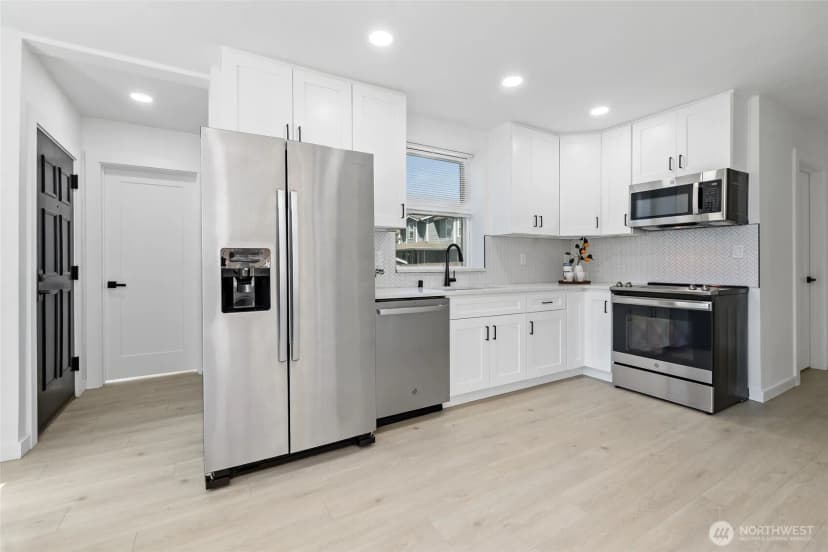 Property photo for 9237 36th Avenue S #a, Seattle photo 9