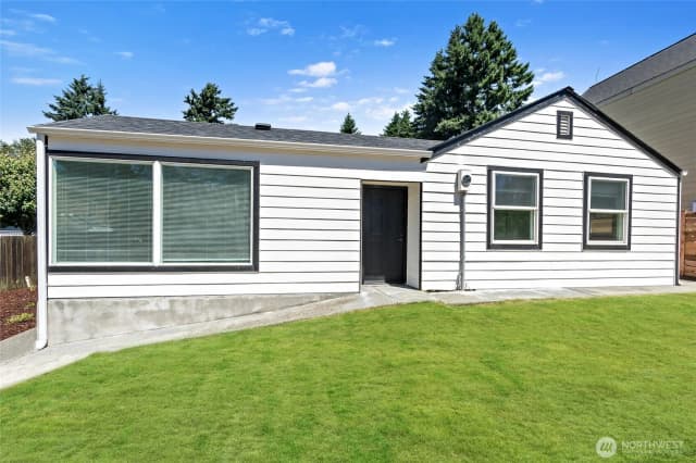 Property photo for 9237 36th Avenue S #a, Seattle photo 2