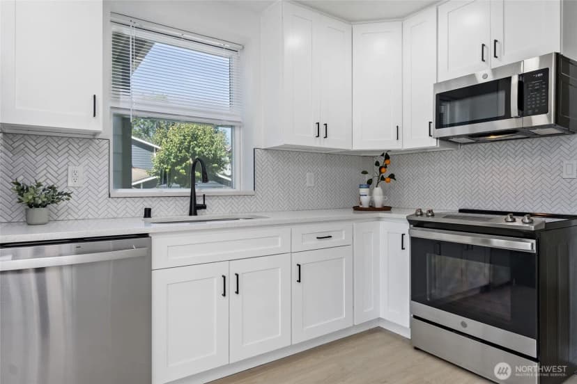 Property photo for 9237 36th Avenue S #a, Seattle photo 11