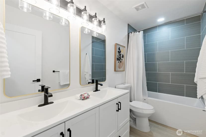 Property photo for 9237 36th Avenue S #a, Seattle photo 14