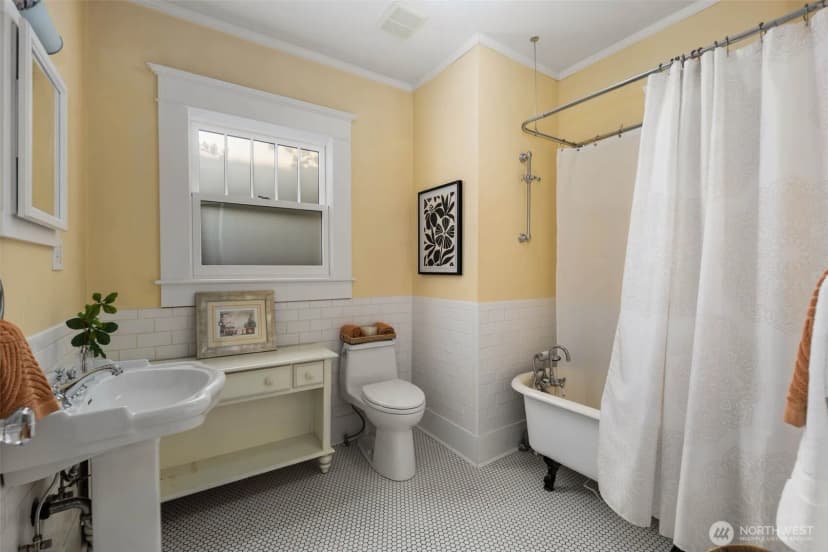 Property photo for 309 Lynn Street, Seattle photo 16