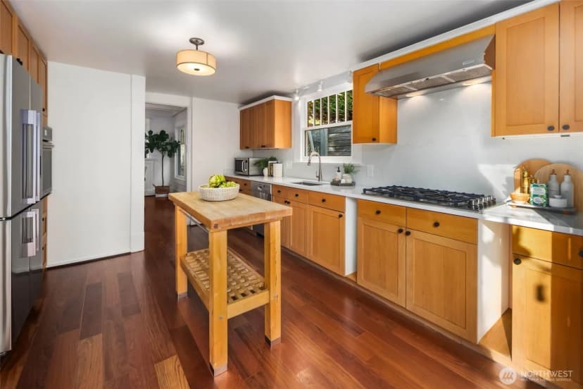 Property photo for 309 Lynn Street, Seattle photo 12