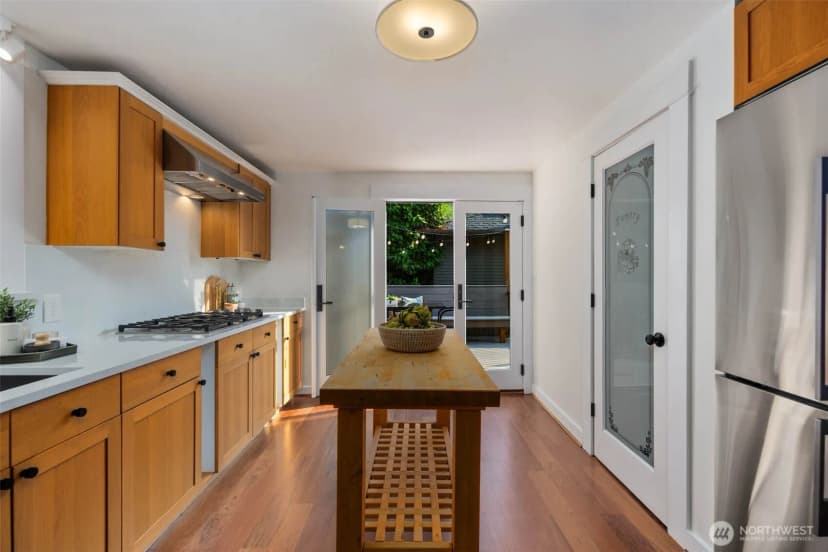 Property photo for 309 Lynn Street, Seattle photo 11