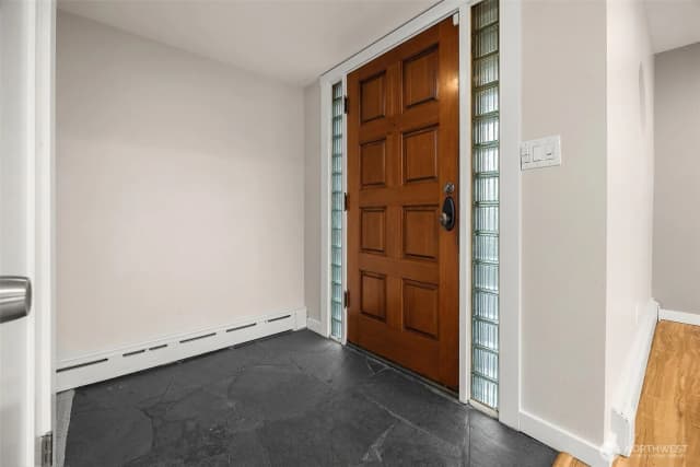 Property photo for 1537 Ne 96th Street, Seattle photo 3