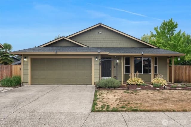 Property photo for 902 Se 5th Avenue, Battle Ground