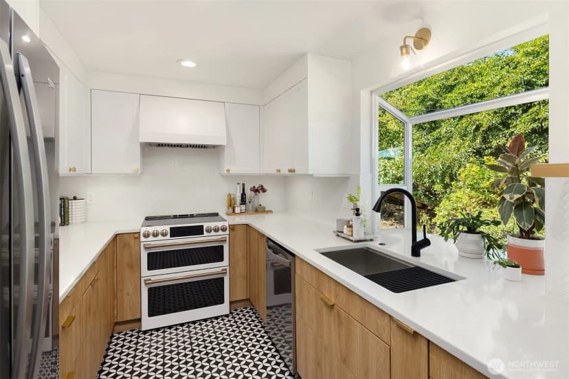 Property photo for 1552 N 128th Street, Seattle photo 17