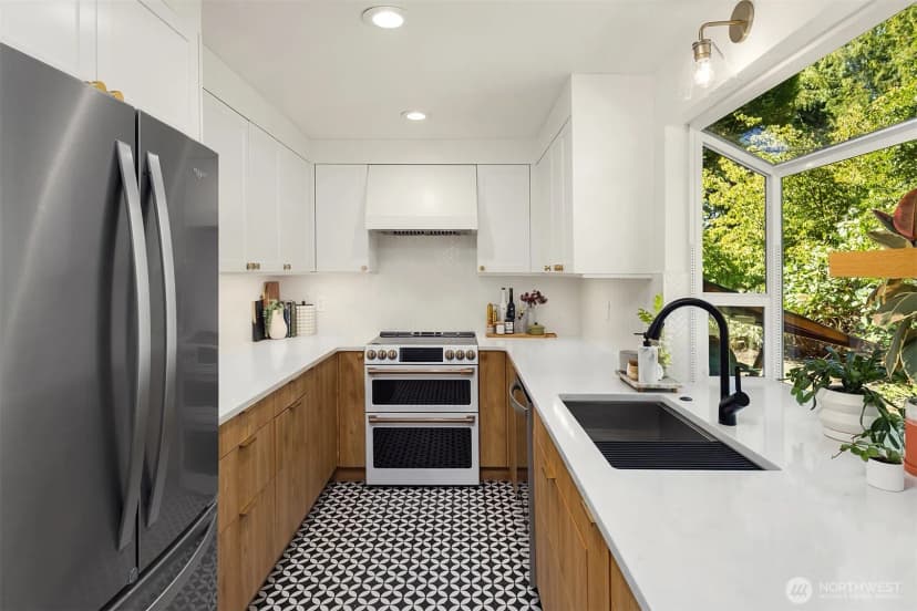 Property photo for 1552 N 128th Street, Seattle photo 15