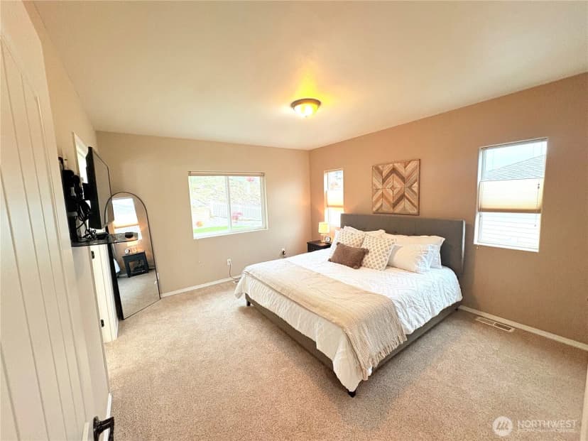 Property photo for 2012 Linville Drive, Wenatchee photo 15