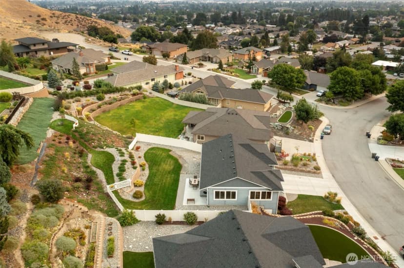 Property photo for 2012 Linville Drive, Wenatchee photo 38
