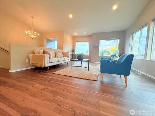 Property photo for 2012 Linville Drive, Wenatchee photo 5