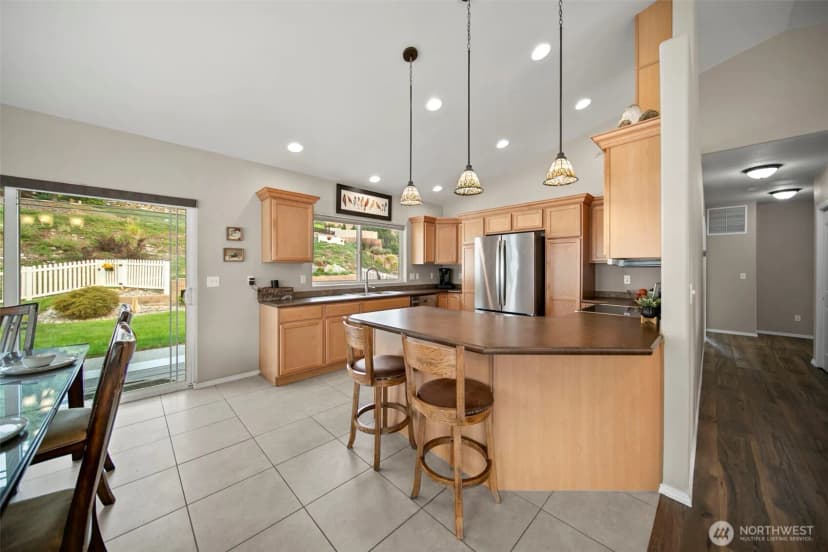 Property photo for 2012 Linville Drive, Wenatchee photo 8