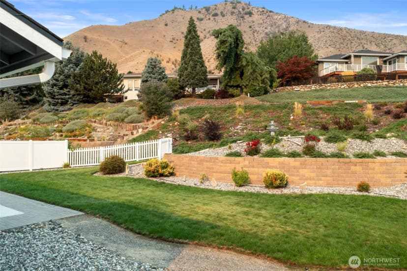 Property photo for 2012 Linville Drive, Wenatchee photo 32