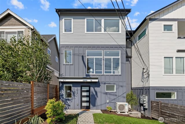 Property photo for 3624 Ne 65th Street, Seattle