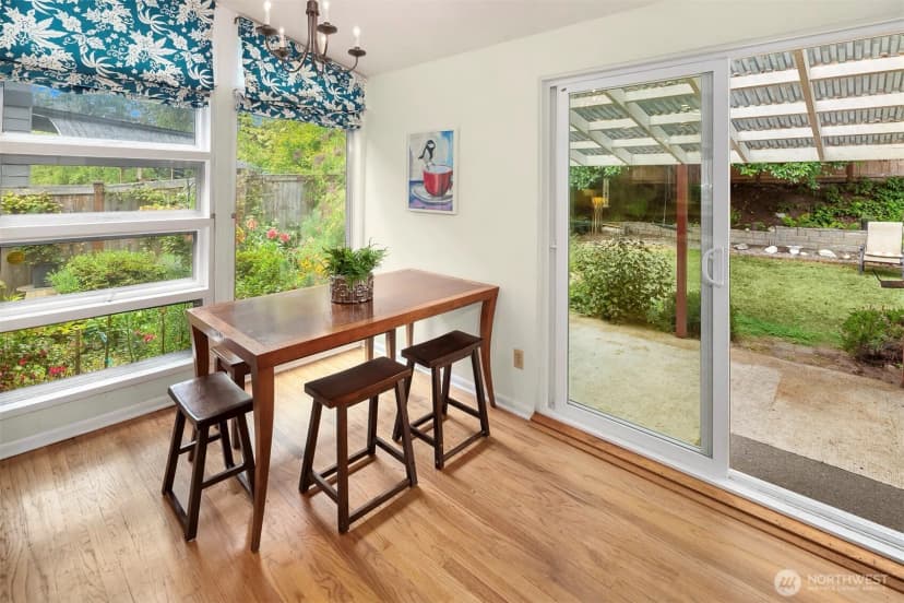 Property photo for 2020 Ne 102nd Street, Seattle photo 9