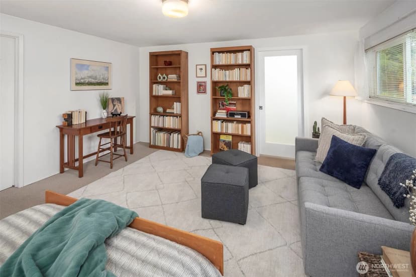 Property photo for 2020 Ne 102nd Street, Seattle photo 15