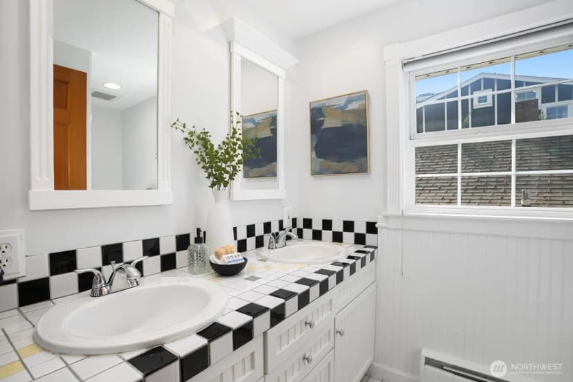Property photo for 119 Ne 63rd Street, Seattle photo 19