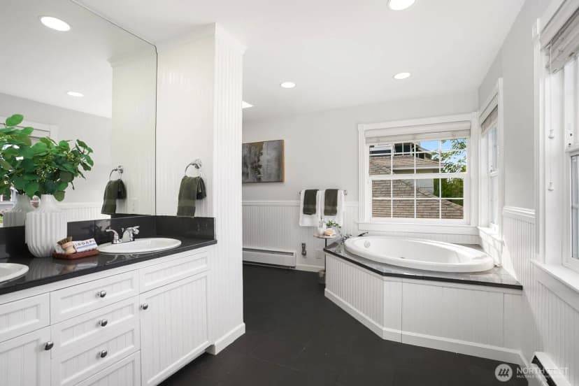 Property photo for 119 Ne 63rd Street, Seattle photo 16