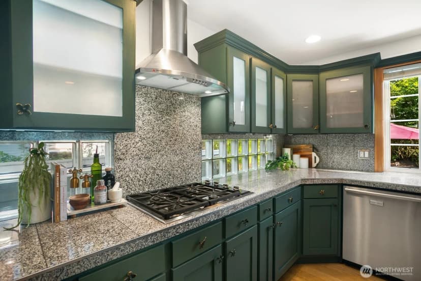 Property photo for 119 Ne 63rd Street, Seattle photo 6