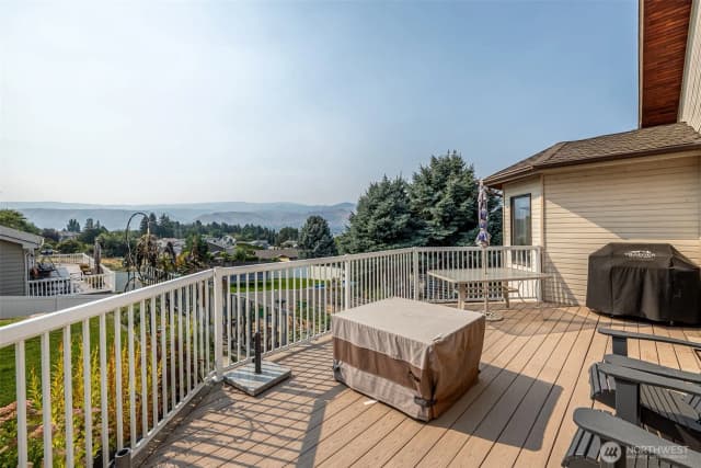 Property photo for 326 23rd Street Ne, East Wenatchee photo 5